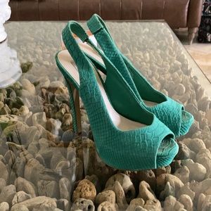 Steve Madden Peep Toe Platform Heels